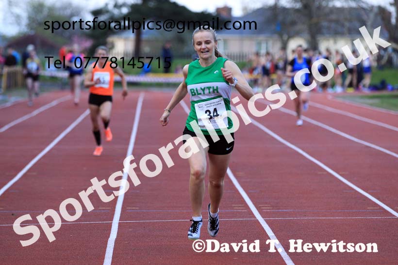 300 metres, 2022 NEGP No. 1,  Monkton Stadium, April 20th, on a very cold night. Photo: David T. Hewitson/Sports for All Pics